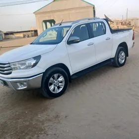 Toyota Hilux 2016