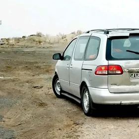 Toyota Sienna 2003