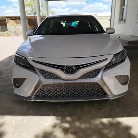 Toyota Camry 2020