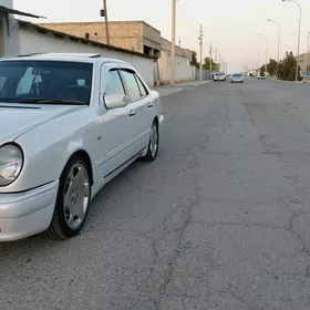 Mercedes-Benz E320 1999