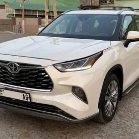 Toyota Highlander 2021