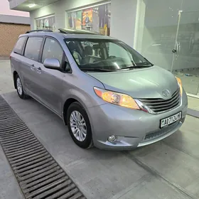 Toyota Sienna 2016