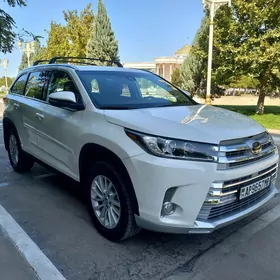 Toyota Highlander 2019