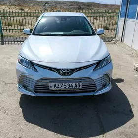 Toyota Camry 2021