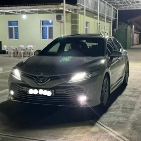 Toyota Camry 2018