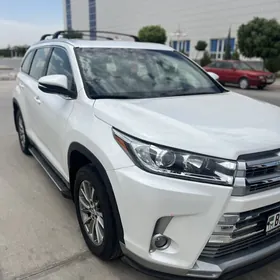 Toyota Highlander 2019