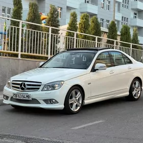 Mercedes-Benz C300 2010