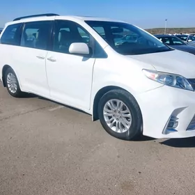 Toyota Sienna 2018