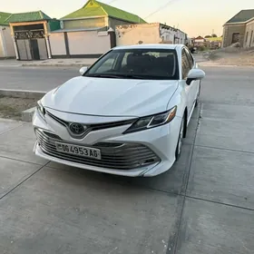 Toyota Camry 2020