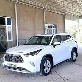 Toyota Highlander 2021