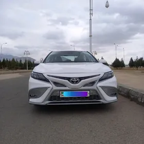 Toyota Camry 2021