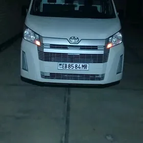 Toyota Hiace 2021