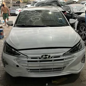 Hyundai Elantra 2020