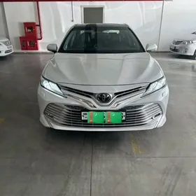 Toyota Camry 2019