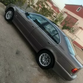 BMW E39 2002