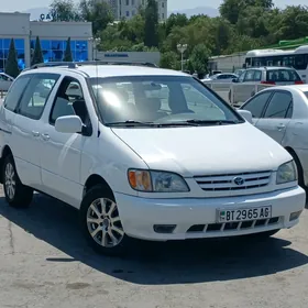 Toyota Sienna 2002