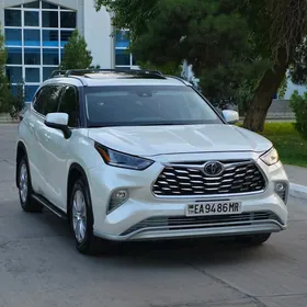 Toyota Highlander 2021