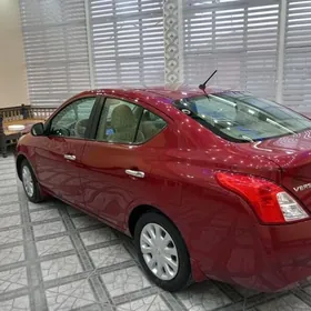 Nissan Versa 2012