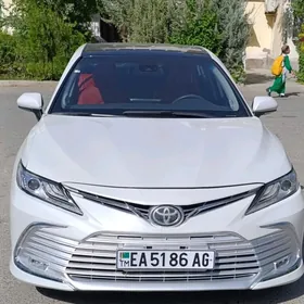 Toyota Camry 2021