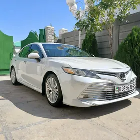 Toyota Camry 2018