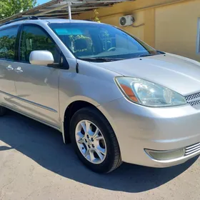 Toyota Sienna 2004