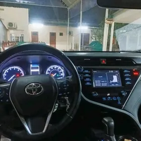 Toyota Camry 2019