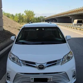 Toyota Sienna 2019