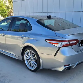 Toyota Camry 2018