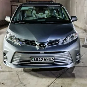 Toyota Sienna 2019