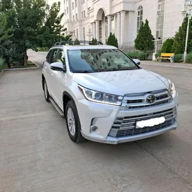 Toyota Highlander 2018