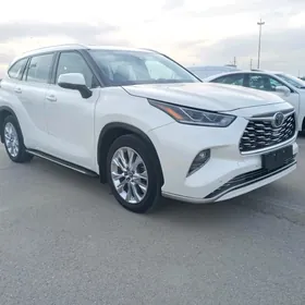 Toyota Highlander 2021