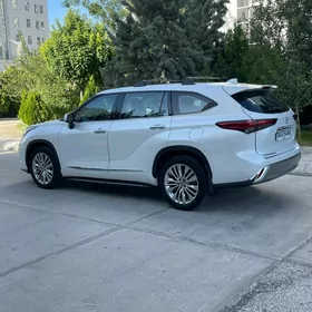 Toyota Highlander 2020