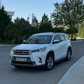 Toyota Highlander 2018