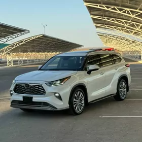 Toyota Highlander 2021