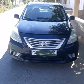 Nissan Versa 2011