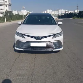 Toyota Camry 2018