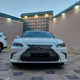 Lexus ES 350 2019