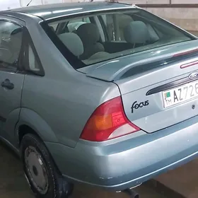 Ford Focus 2000