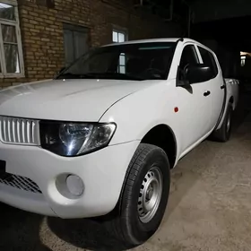 Mitsubishi L200 2008