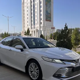 Toyota Camry 2020