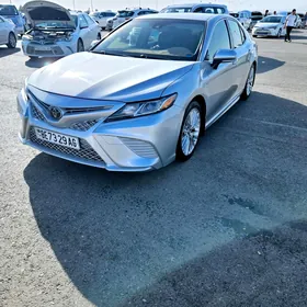 Toyota Camry 2018