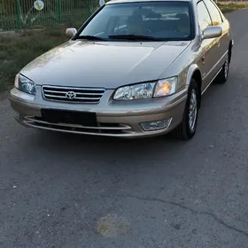 Toyota Camry 2000