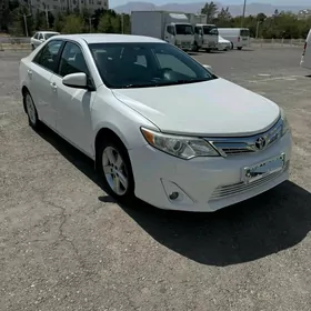 Toyota Camry 2012