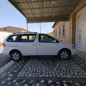 Toyota Sienna 2002