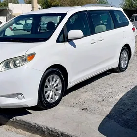 Toyota Sienna 2010