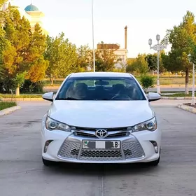 Toyota Camry 2015