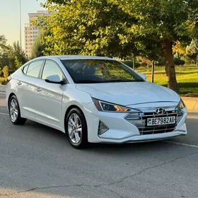 Hyundai Elantra 2019