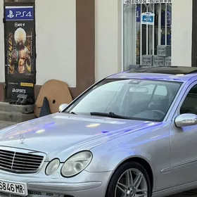 Mercedes-Benz E320 2003