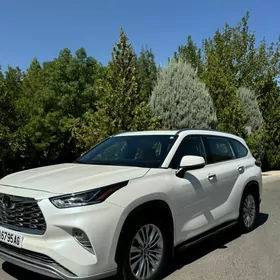 Toyota Highlander 2020