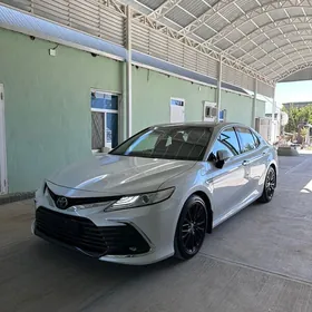 Toyota Camry 2023